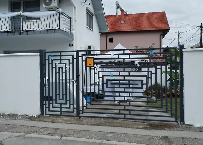 شقة Gostinska Kuca